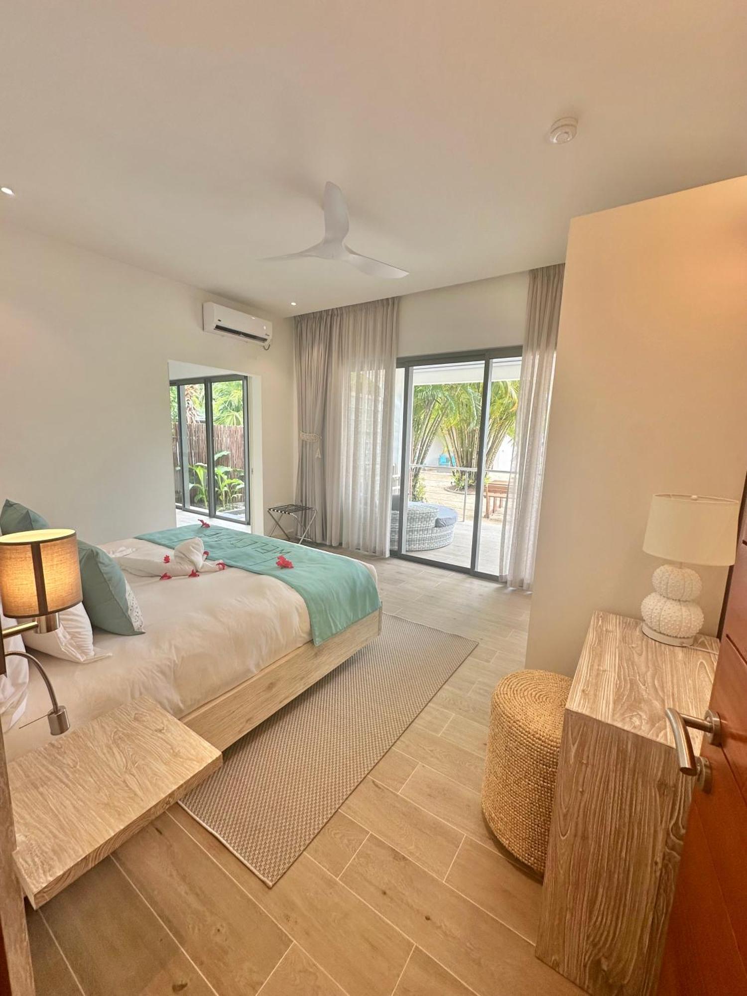 Pineapple Beach Villas Baie Lazare  Exterior foto